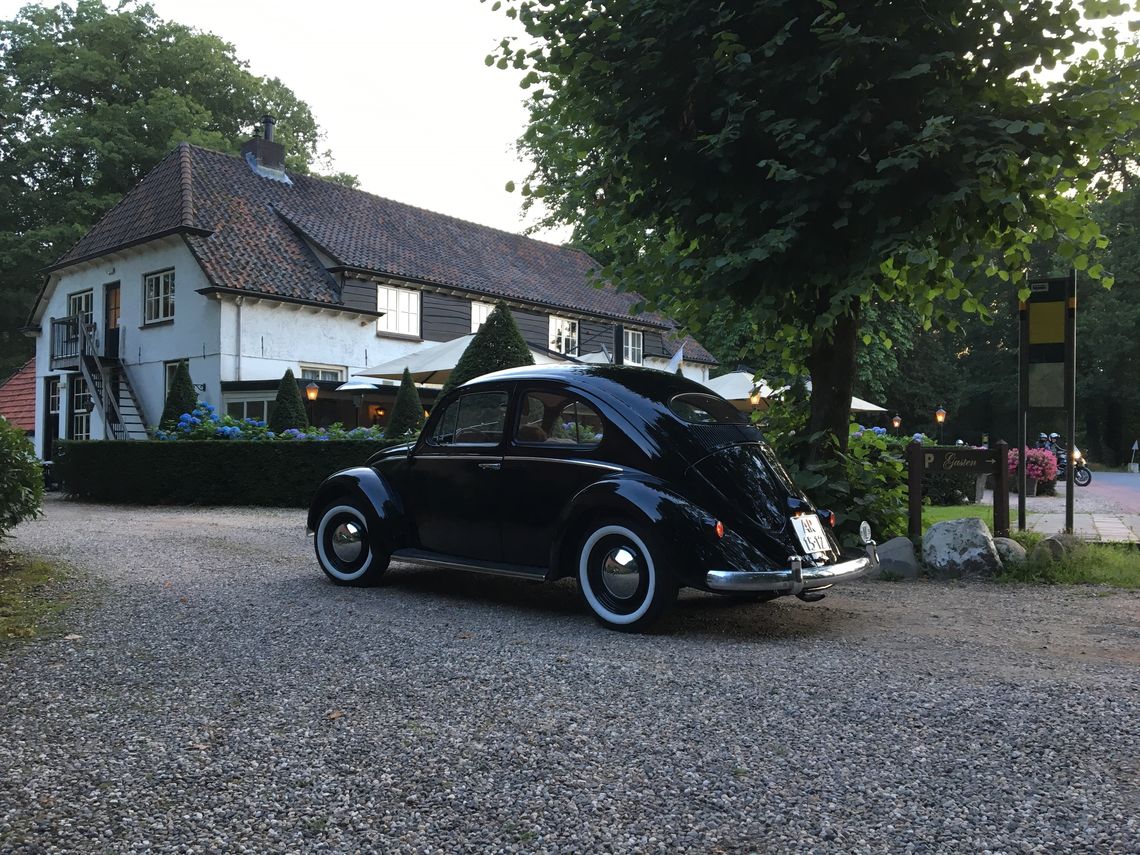 volkswagen kever 1953 ovaal leuvenum zwart boer 2.jpg