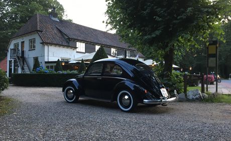 volkswagen kever 1953 ovaal leuvenum zwart boer 2.jpg
